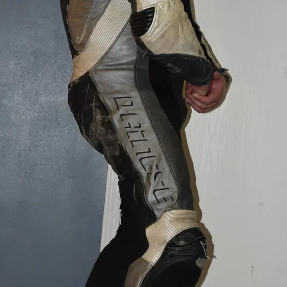 Dainese leather motorcycle suit size US46 - Euro56 - Picture 9 of 16